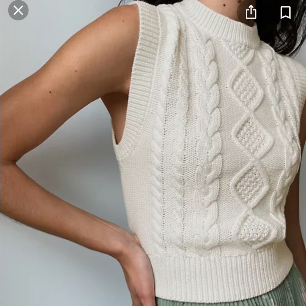 ARITZIA | Wilfred Alps Mock-Neck Cable-Knit Sweater Vest in Oak